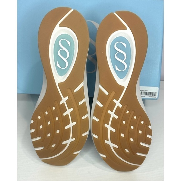 SAYSH ONE Women’s Sneaker Silver and White jacquard Sneakers size 7.5 NEW - Picture 10 of 16